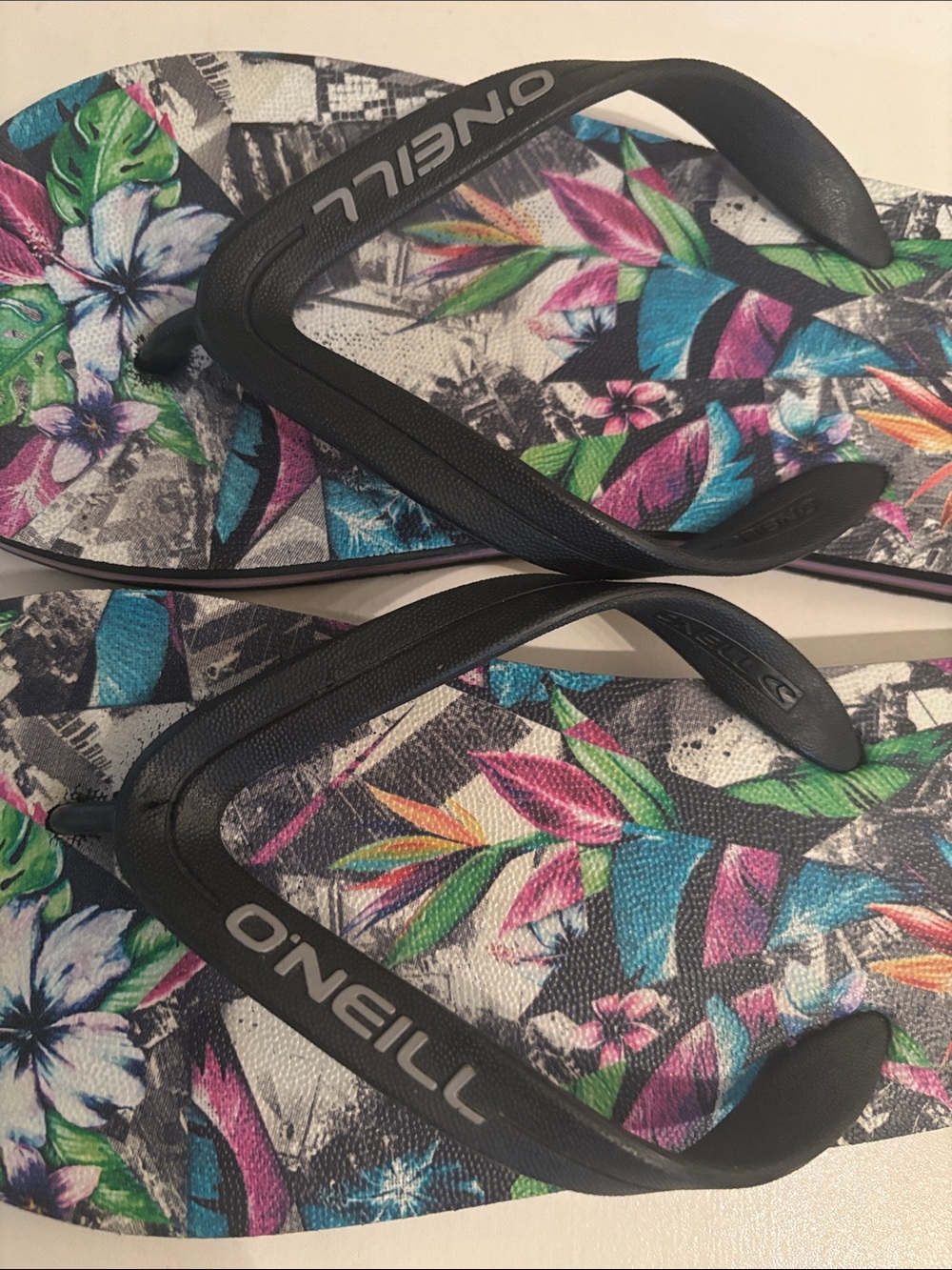 O'Neill Black-Strap Flip Flops with Multicolor Tropical Print - Picture 6 of 8